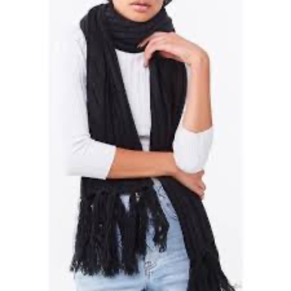 Cable Knit Oblong Scarf - Picture 3 of 5